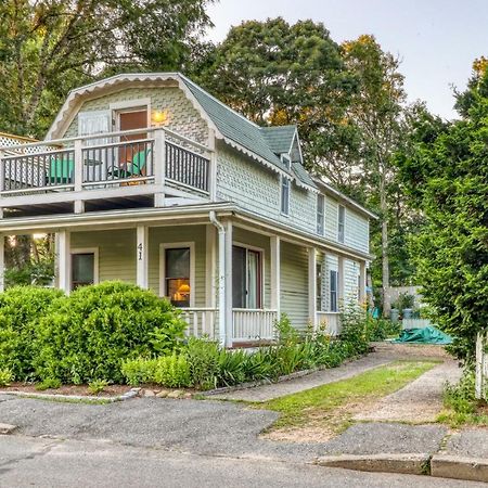 Oak Bluffs Cottage エクステリア 写真