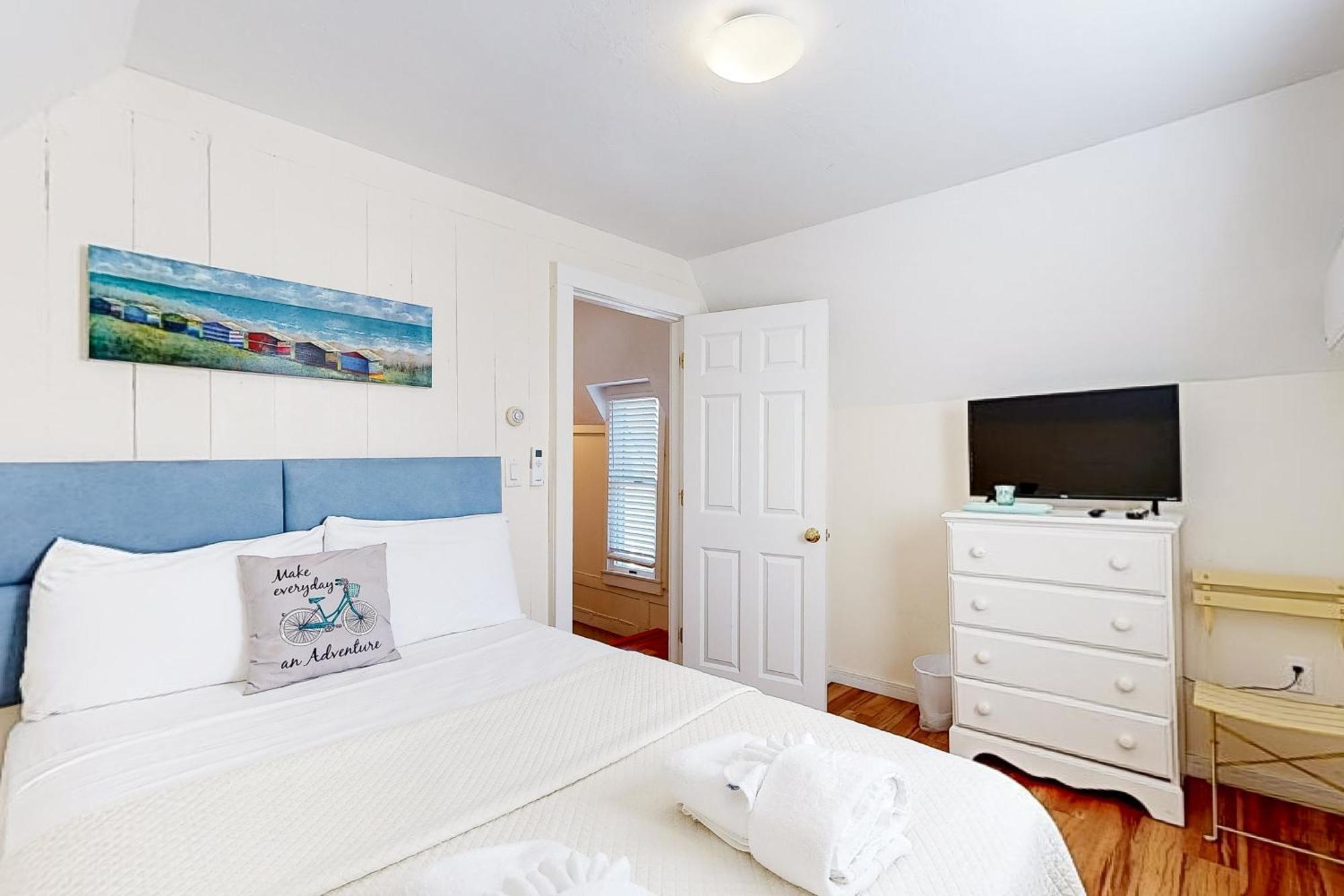 Oak Bluffs Cottage エクステリア 写真